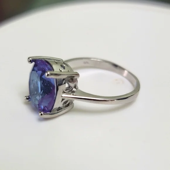 Naturally Color Changing Alexandrite Ring - Picture 4 of 9